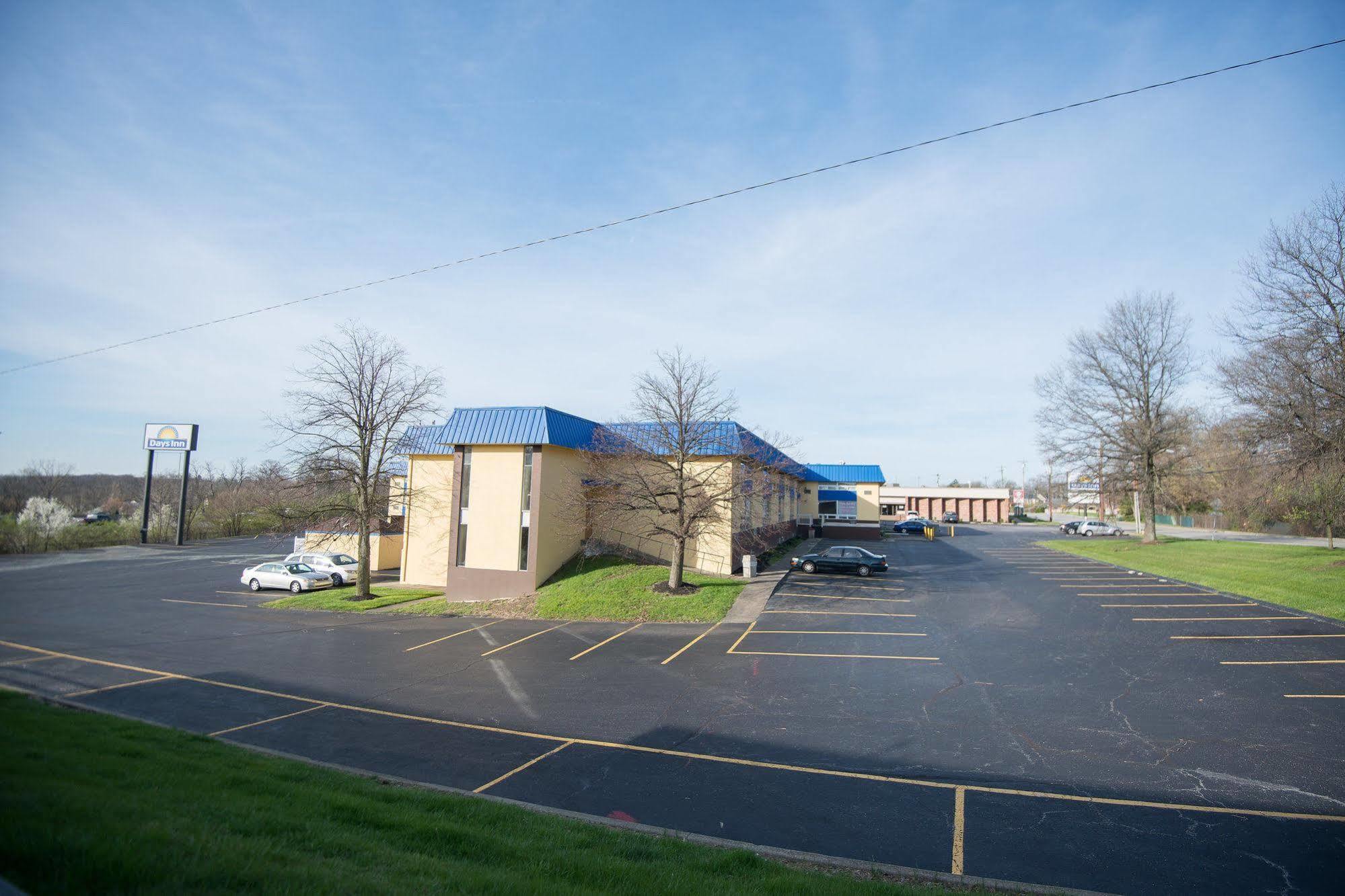 Days Inn By Wyndham Fort Wright Cincinnati Area Exterior foto